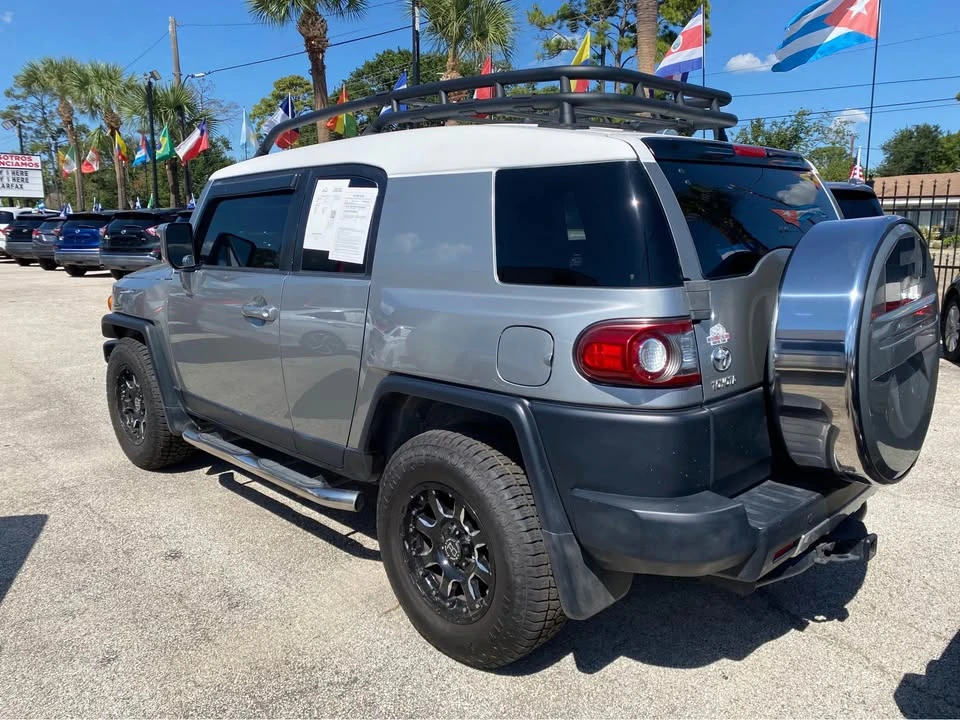 2012 Toyota FJ Cruiser - Image 5 of 7