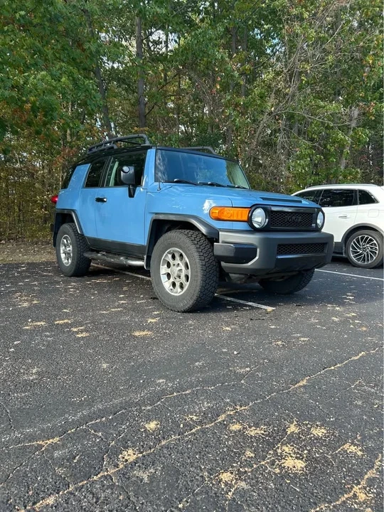 2012 Toyota FJ Cruiser - Image 3 of 9