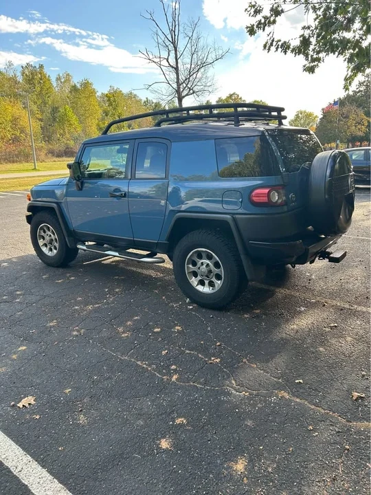 2012 Toyota FJ Cruiser - Image 6 of 9