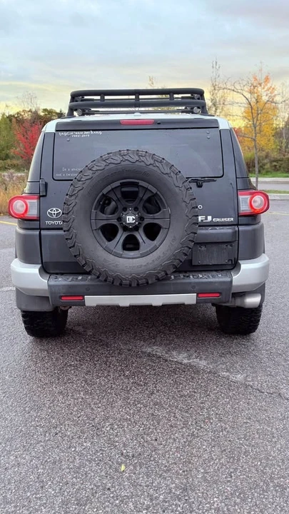 2012 Toyota FJ Cruiser - Image 6 of 14