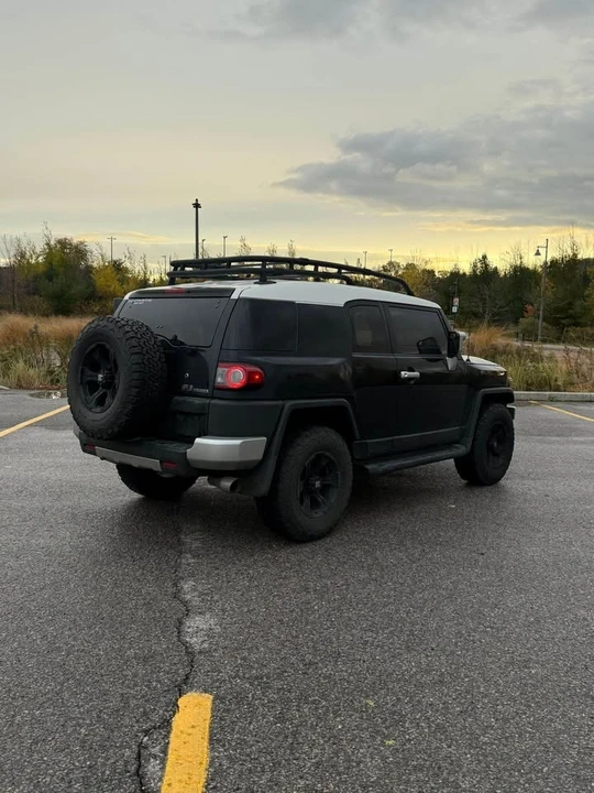 2012 Toyota FJ Cruiser - Image 7 of 14