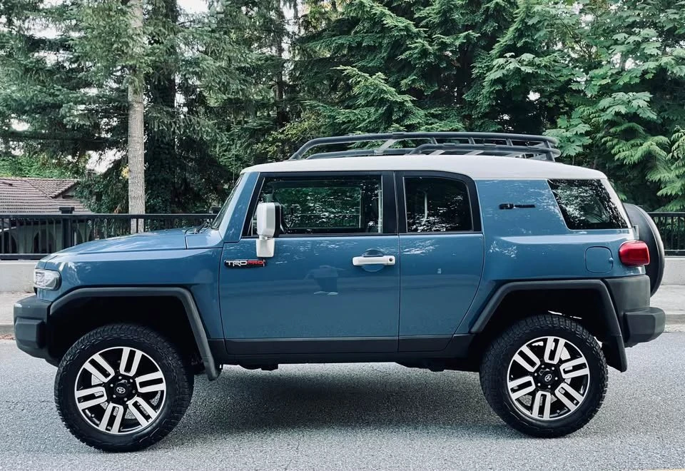 2012 Toyota FJ Cruiser - Image 8 of 19