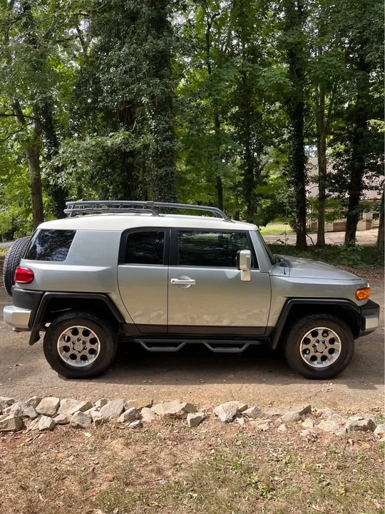 2012 Toyota FJ Cruiser - Image 4 of 17