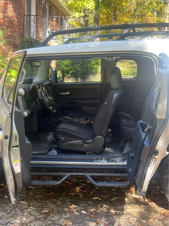 2012 Toyota FJ Cruiser - Image 7 of 17