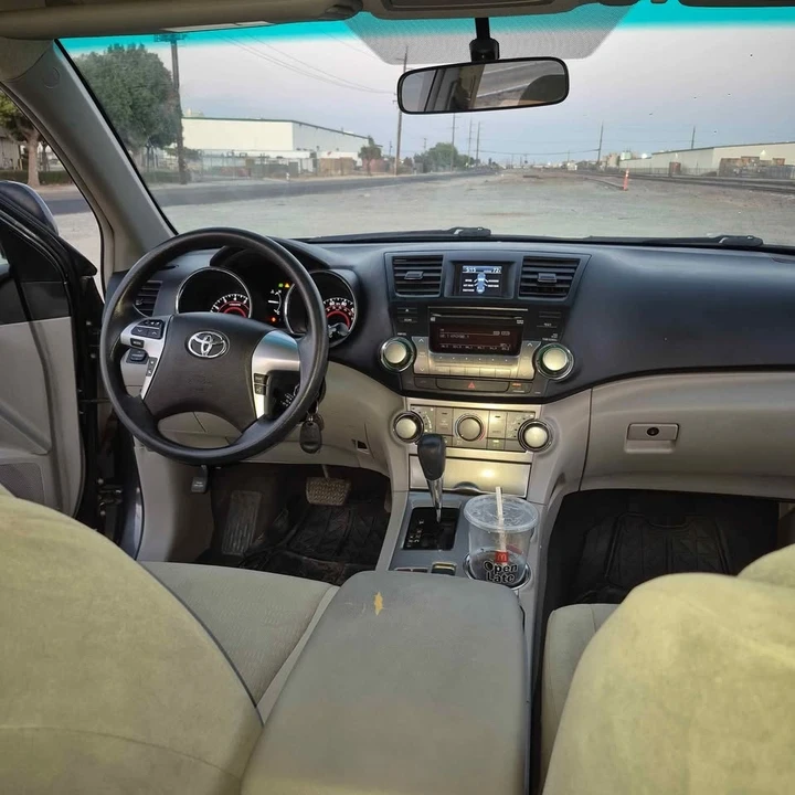 2012 Toyota Highlander - Image 19 of 20