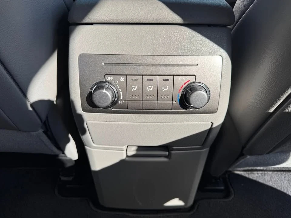 2012 Toyota Highlander - Image 15 of 20