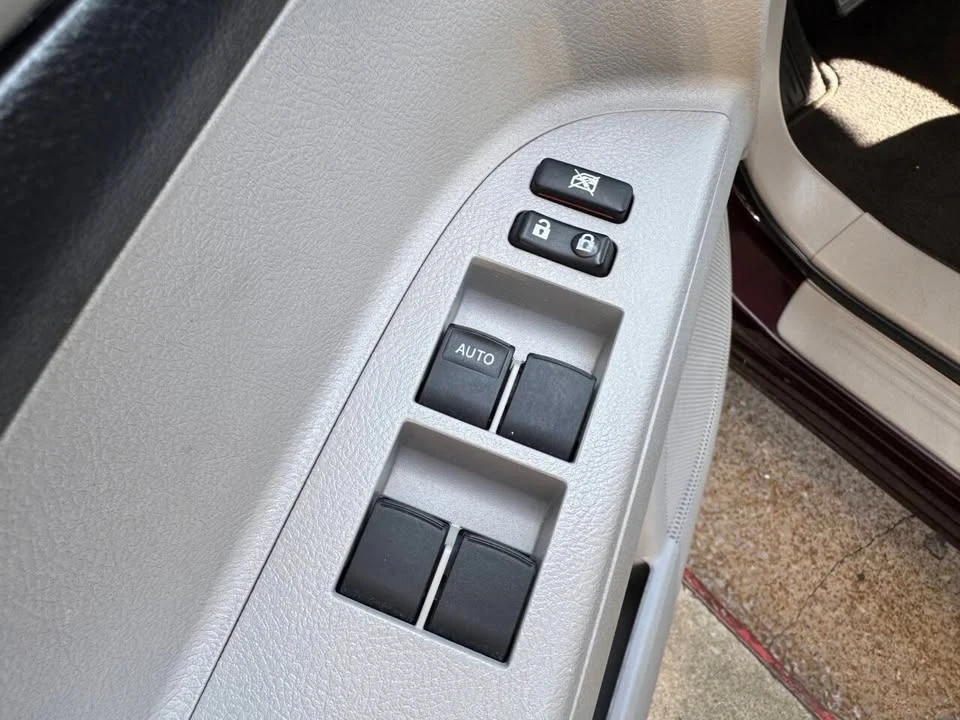 2012 Toyota Highlander - Image 8 of 20
