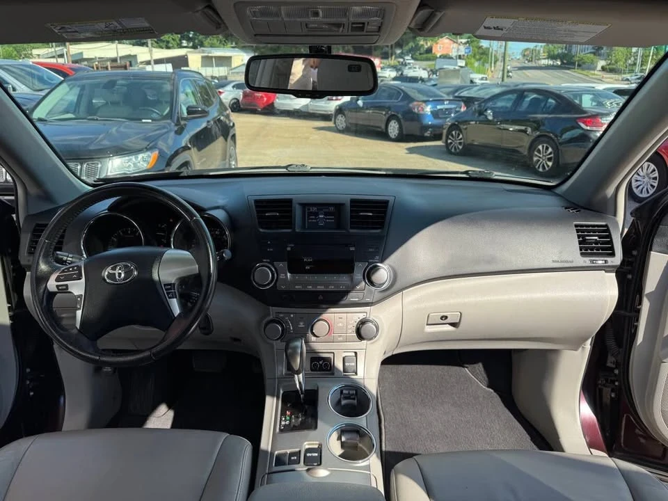 2012 Toyota Highlander - Image 18 of 20