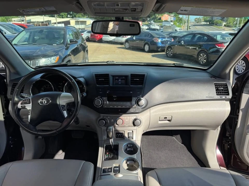 2012 Toyota Highlander - Image 16 of 18