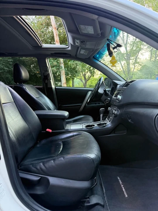 2012 Toyota Highlander - Image 8 of 13