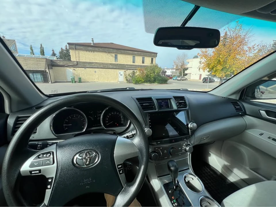 2012 Toyota Highlander - Image 16 of 20