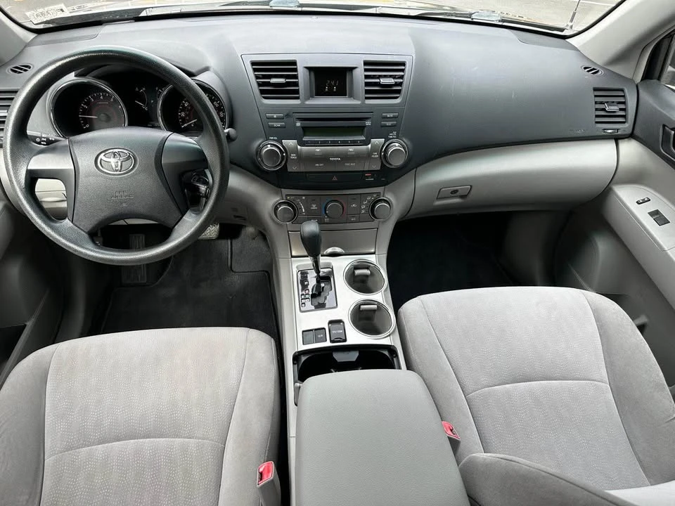 2012 Toyota Highlander - Image 11 of 12