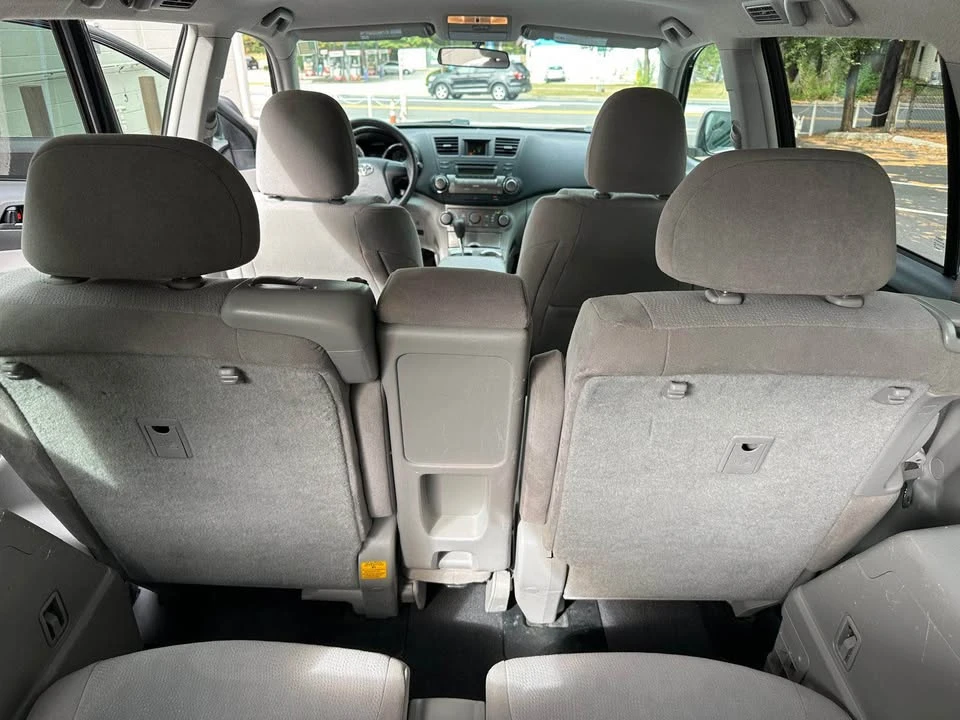 2012 Toyota Highlander - Image 8 of 12