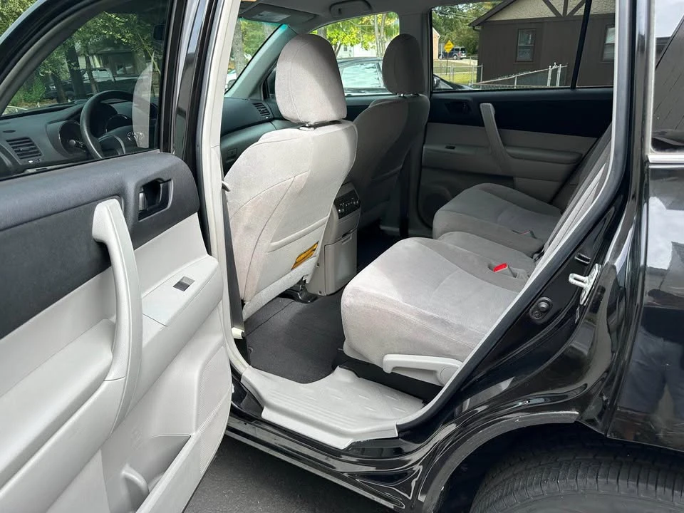 2012 Toyota Highlander - Image 6 of 12