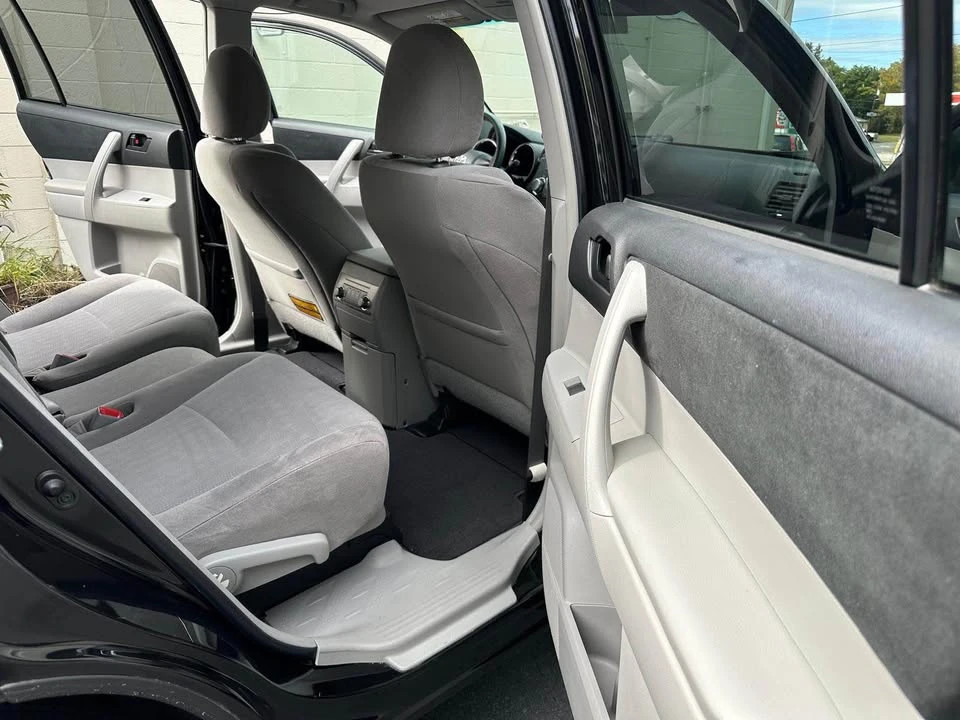 2012 Toyota Highlander - Image 10 of 12