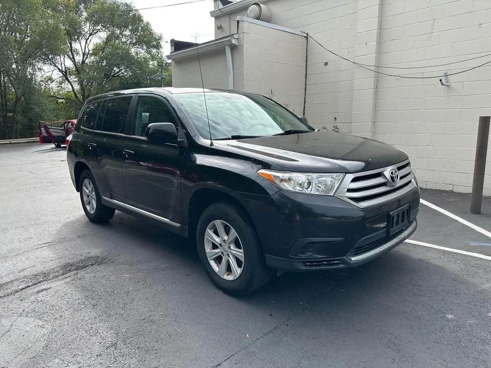 2012 Toyota Highlander - Image 2 of 12