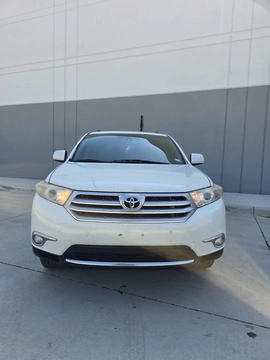 2012 Toyota Highlander - Image 2 of 11