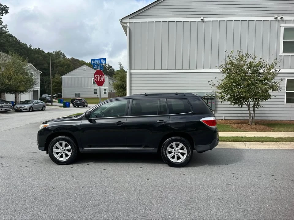 2012 Toyota Highlander - Image 10 of 11