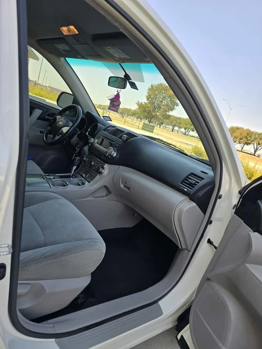 2012 Toyota Highlander - Image 6 of 11