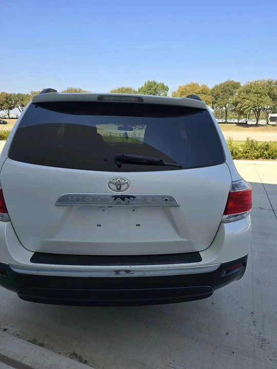 2012 Toyota Highlander - Image 10 of 11