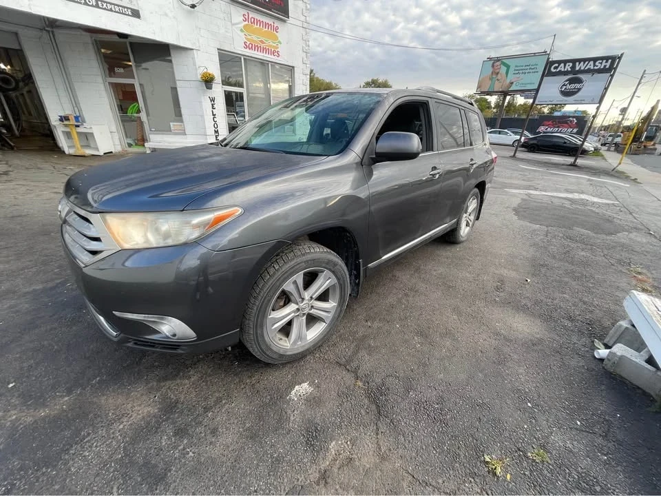 2012 Toyota Highlander - Image 2 of 10