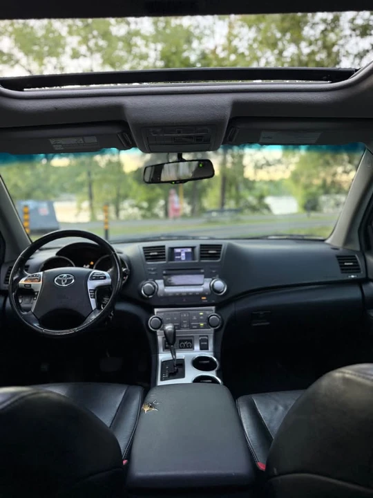 2012 Toyota Highlander - Image 10 of 13
