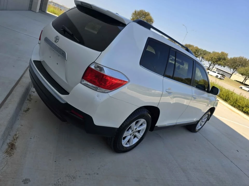 2012 Toyota Highlander - Image 9 of 11