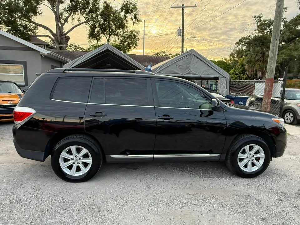 2012 Toyota Highlander - Image 10 of 20