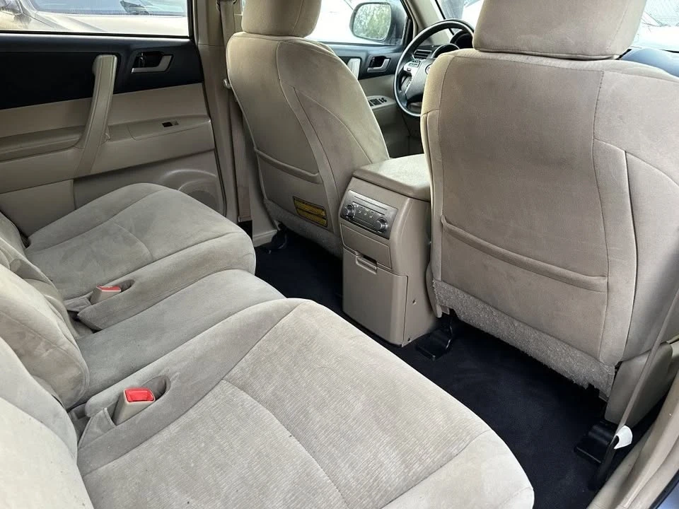 2012 Toyota Highlander - Image 7 of 9