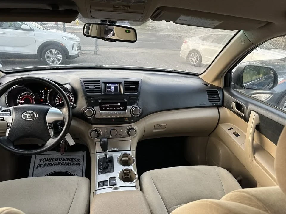 2012 Toyota Highlander - Image 8 of 9
