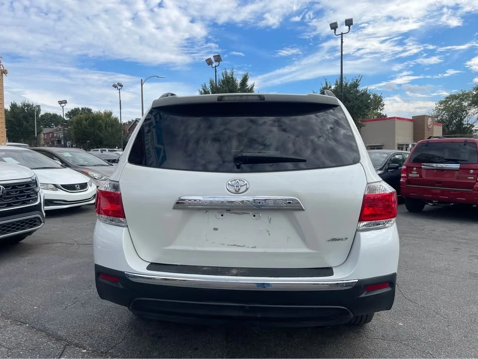 2012 Toyota Highlander - Image 5 of 19