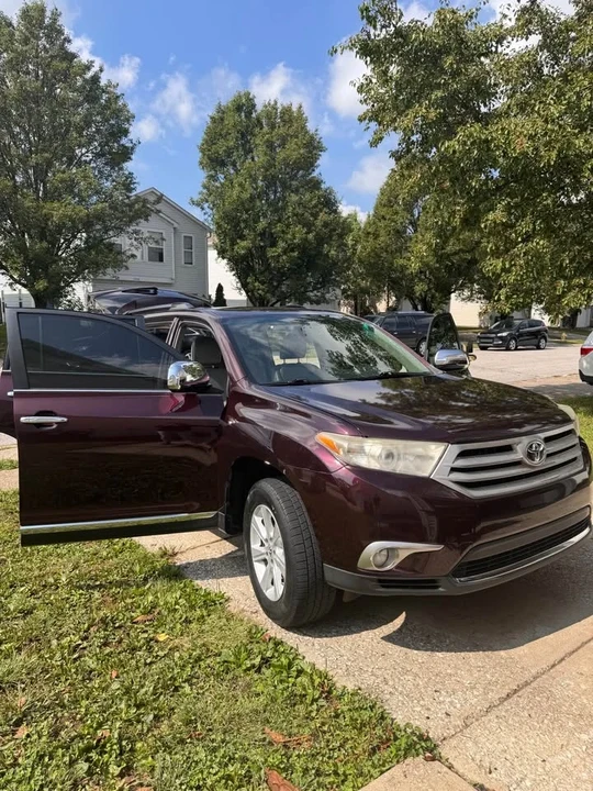 2012 Toyota Highlander - Image 2 of 20
