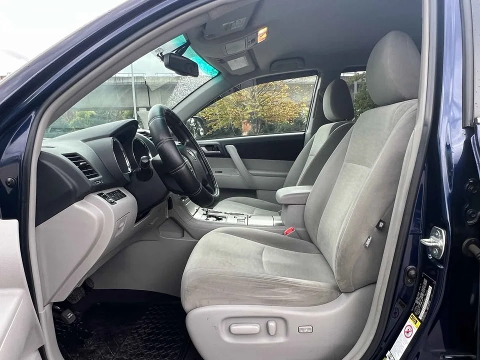 2012 Toyota Highlander - Image 19 of 20