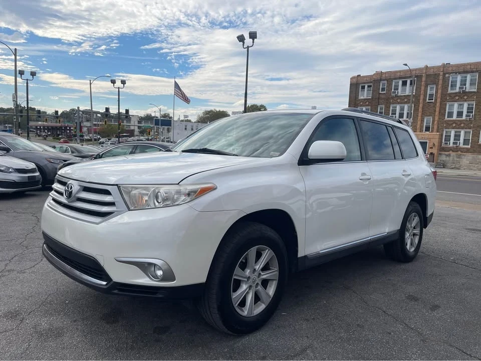 2012 Toyota Highlander - Image 3 of 19