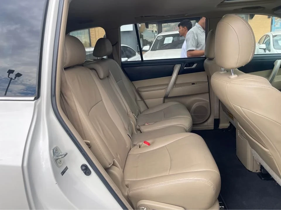 2012 Toyota Highlander - Image 14 of 19