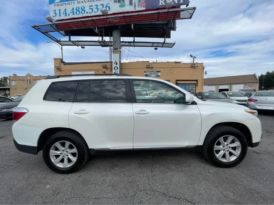2012 Toyota Highlander - Image 7 of 19