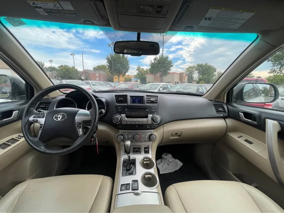 2012 Toyota Highlander - Image 10 of 19