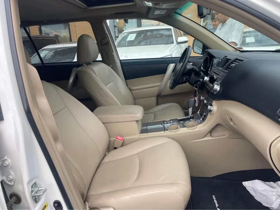 2012 Toyota Highlander - Image 12 of 19