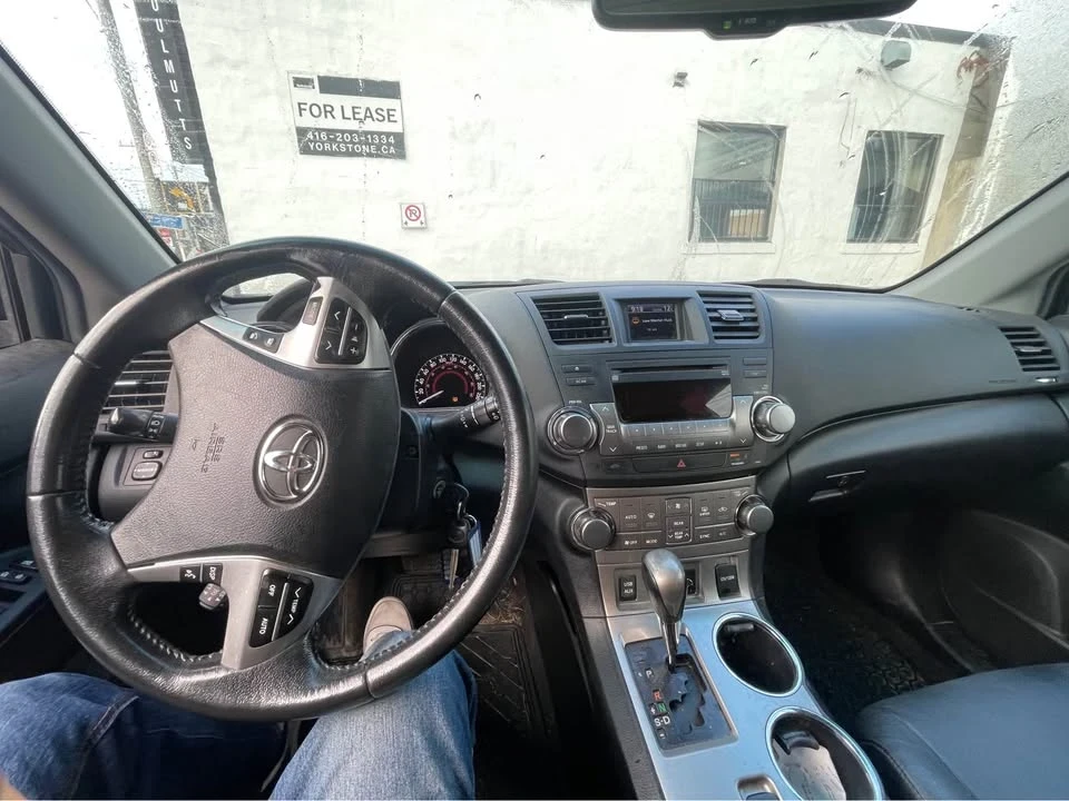 2012 Toyota Highlander - Image 8 of 10