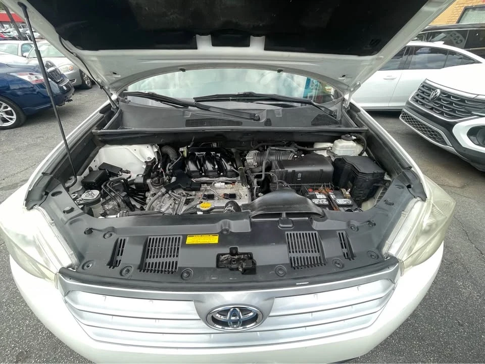 2012 Toyota Highlander - Image 17 of 19