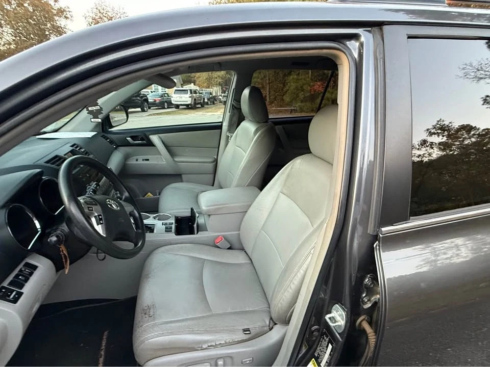 2012 Toyota Highlander - Image 4 of 12