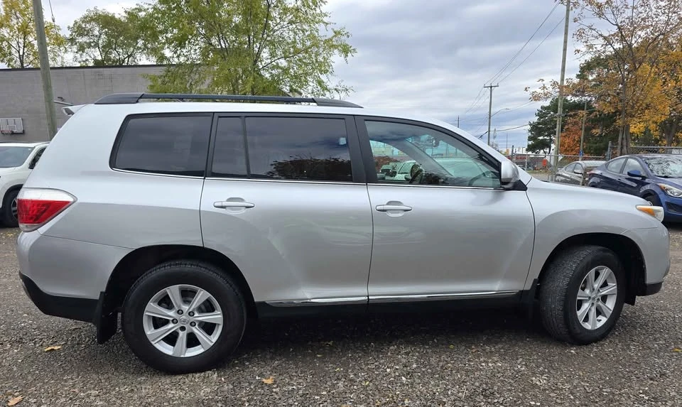 2012 Toyota Highlander - Image 8 of 20