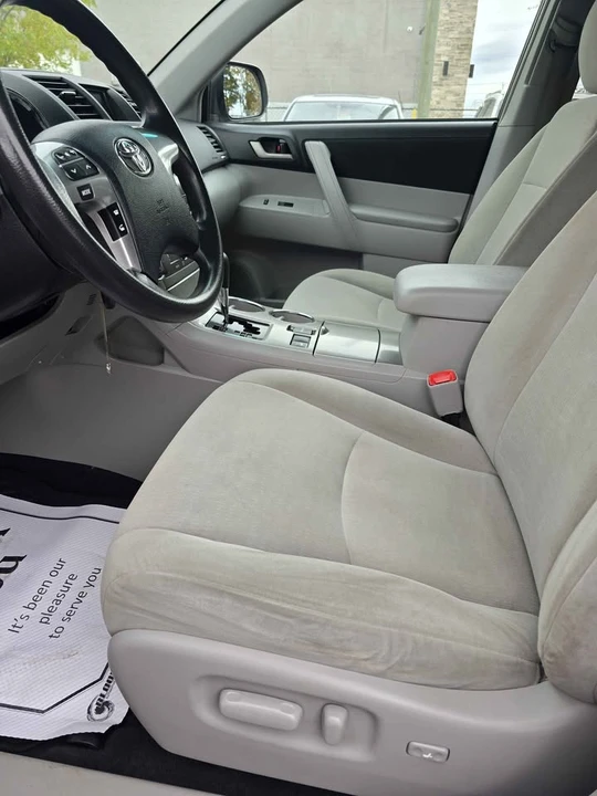 2012 Toyota Highlander - Image 13 of 20