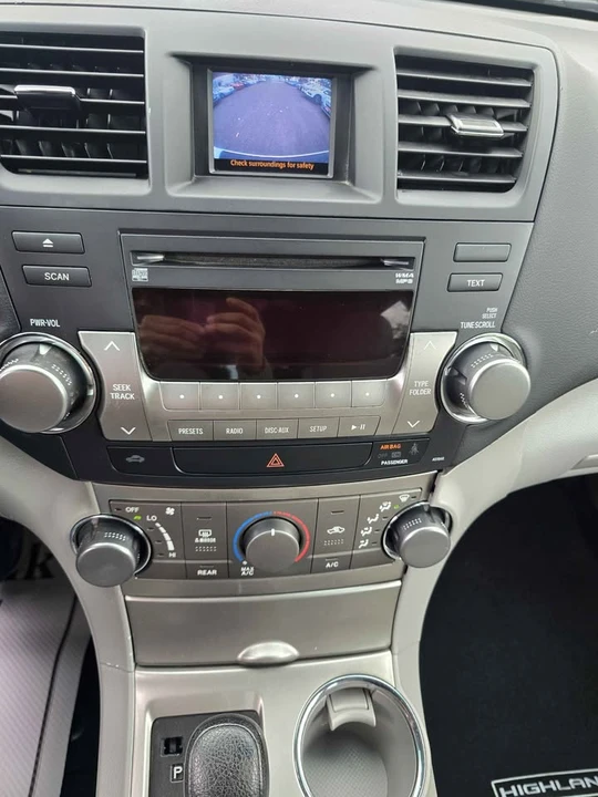 2012 Toyota Highlander - Image 17 of 20