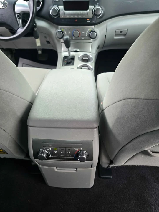2012 Toyota Highlander - Image 18 of 20