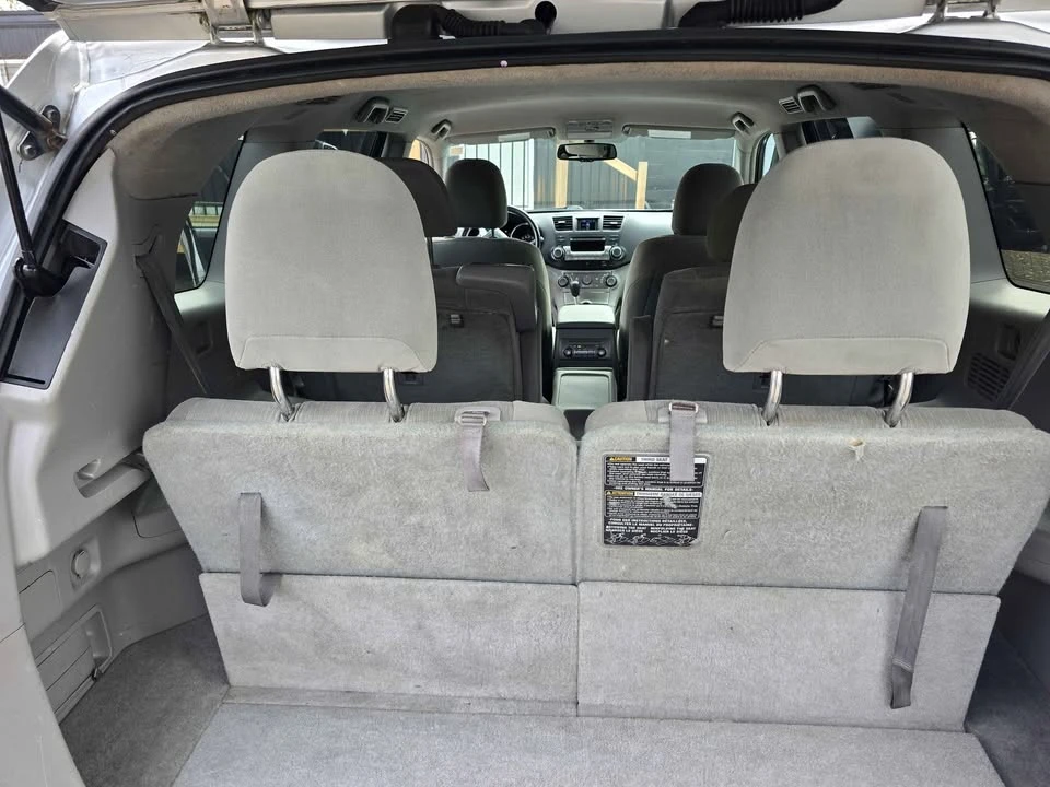 2012 Toyota Highlander - Image 19 of 20
