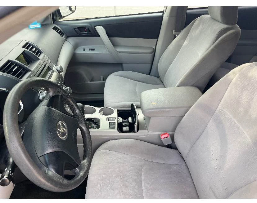 2012 Toyota Highlander - Image 7 of 10