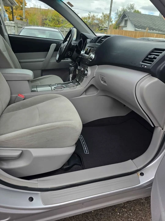 2012 Toyota Highlander - Image 14 of 20