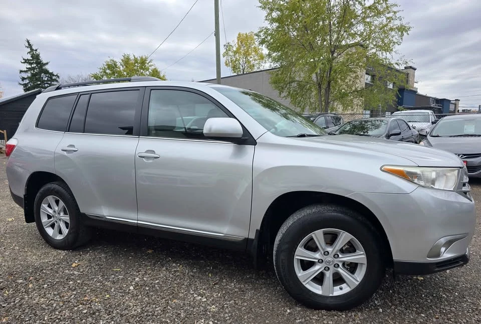 2012 Toyota Highlander - Image 9 of 20
