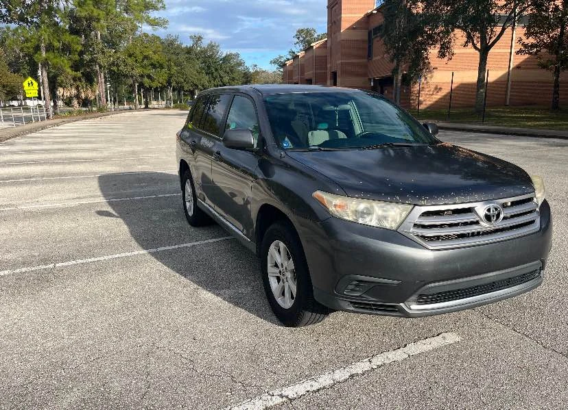 2012 Toyota Highlander - Image 2 of 10